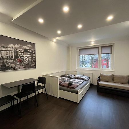 Apartment Charkovska Κάρλοβι Βάρι Εξωτερικό φωτογραφία